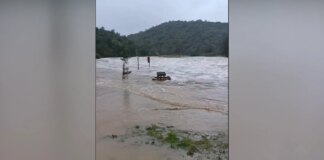 Las intensas lluvias obligan a desalojar la aldea Cueva de la Mora ante la amenaza de rotura del dique de la presa