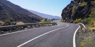 Vídeo | Dos conductores discuten mientras conducen en Gran Canaria: "¡Me cago en la madre que los parió!...¿se estampan?"
