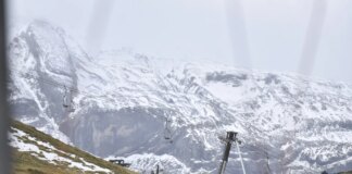 Al menos 20 heridos, 9 muy graves, tras la caída de un telesilla en la estación de Astún, Huesca