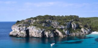 Aparecen los cadáveres de dos hombres en una playa de Formentera