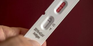 Una auxiliar de enfermería de Ourense con COVID persistente obtiene la incapacidad absoluta por las secuelas