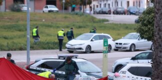 Celos, un ajuste de cuentas y una puñalada en el corazón: así ha sido el trágico asesinato de un joven en un instituto de Gerena, en Sevilla