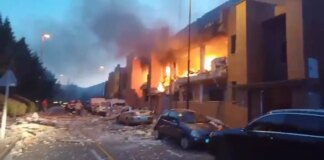 VÍDEO: Impactantes imágenes y gritos tras la explosión de un bloque de viviendas en Noáin, Navarra