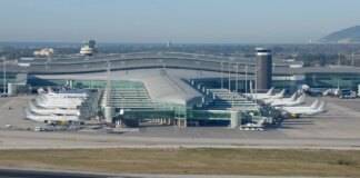 Un accidente de autobús en el aeropuerto de Barcelona deja una docena de heridos
