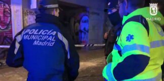 Matan a puñaladas a un hombre y dejan herida a su pareja en el hotel 'okupa' de San Blas, en Madrid