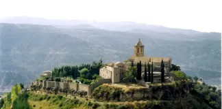 Uno de los pueblos más bonitos de España está en Aragón: casas de piedra y encanto medieval
