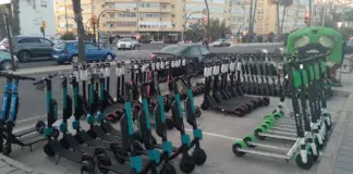 Málaga dice adiós a los patinetes eléctricos de alquiler en sus calles