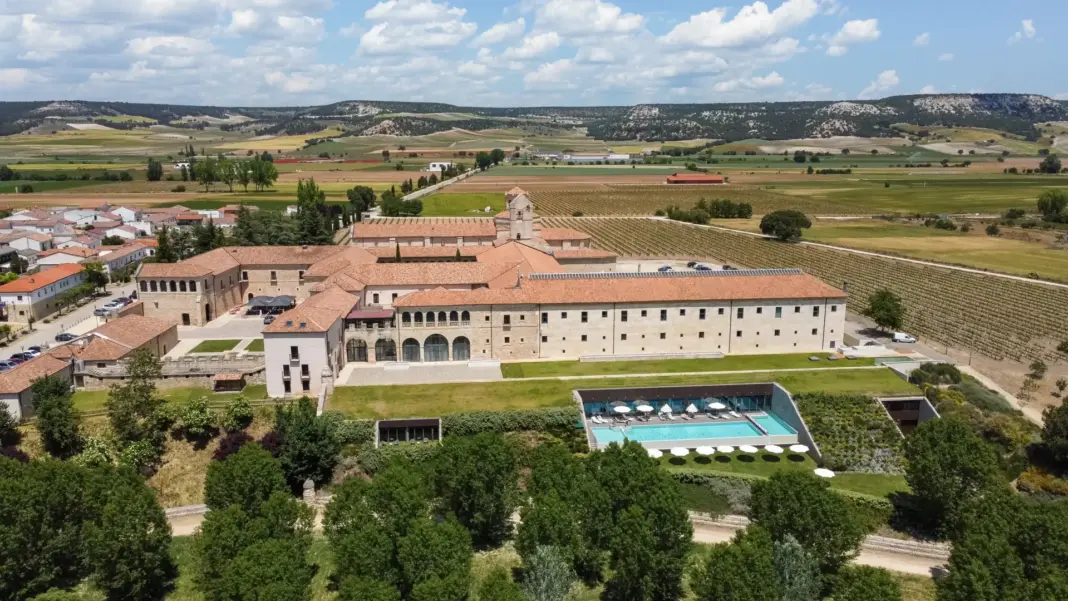 El hotel con balneario incluido que se ubica dentro de un impresionante monasterio del siglo XII