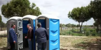 Agricultores en guerra por la exigencia de instalar váteres en el campo: "Es abono orgánico"