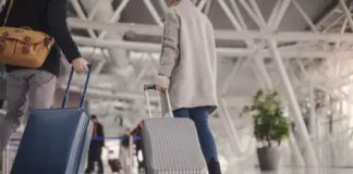 Esta aerolínea te cobrará por el equipaje que lleves en 2025: también por bolsos y mochilas