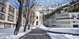 La ruta de alpinismo que termina en un balneario situado en las cumbres más altas del Pirineo