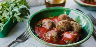 Albóndigas con tomate veganas: una receta para chuparse los dedos