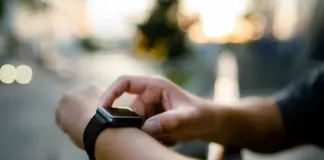 Los tres mejores 'smartwatches' de menos de 30 euros que puedes conseguir en Amazon