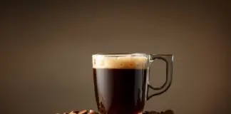 La hora a la que deberías tomarte el café para proteger al máximo tu corazón, según un estudio