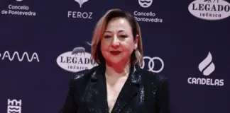 Por qué el traje que Carmen Machi ha llevado a los Premios Feroz es perfecto para mujeres mayores de 60