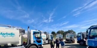 Marbella estrena nuevos camiones de baldeo para la limpieza de sus calles