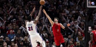Embiid vuelve a asombrar tras un año lleno de polémicas, lesiones y sanciones
