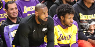 LeBron y su hijo plantan a la NBA