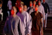 Llegan a Venezuela deportados de EE.UU. que estaban en Guantánamo