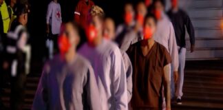 Llegan a Venezuela deportados de EE.UU. que estaban en Guantánamo