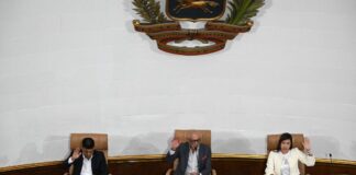 Maduro aprueba ley para castigar el apoyo a sanciones extranjeras y dice que es una ley “en defensa de Venezuela”