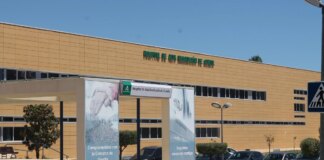Hospitalizado un menor de 17 años tras ser apuñalado por un compañero de instituto en Guadix, Granada