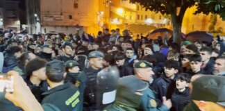 Tensión en Nájera: los concejales salen escoltados entre insultos y empujones