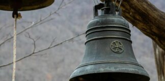 Carmen Ferreira abandona las campanas tras 60 años de sacristana