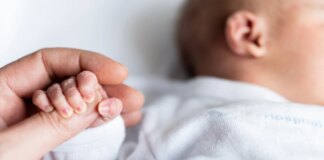 Encuentran un bebé muerto con el cordón umbilical en una planta de residuos de Valencia