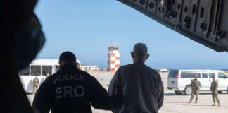 El envío de migrantes a Guantánamo afronta sus primeras trabas legales en Estados Unidos