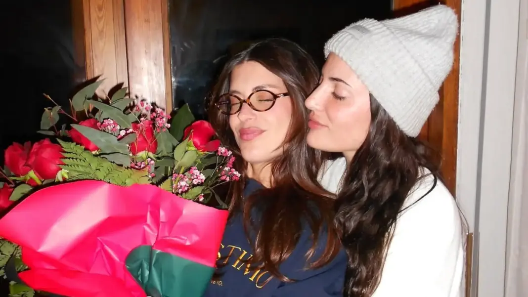 Dulceida y Alba Paul celebran su primer San Valentín como madres: en la nieve y looks muy 'comfy'