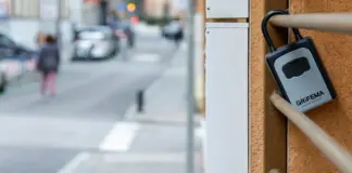 Regular los pisos turísticos en todo Madrid y evitar la compra de edificios enteros: la oposición, contra el Plan Reside de Almeida