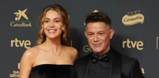 El truco de los zapatos de Alejandro Sanz en los Goya 2025 para parecer más alto