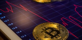 Bitcoin Cae Mientras Tensiones Comerciales de Trump y Hackeo de Bybit Sacuden los Mercados