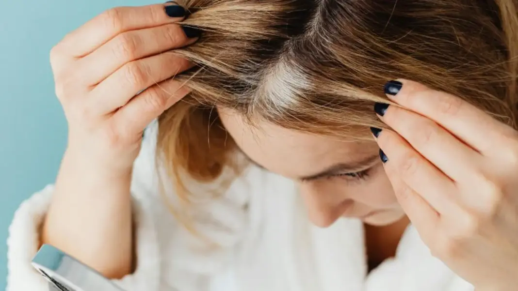 ¿Existen de verdad las canas por estrés? Un experto da las claves sobre este mito