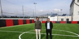 San Pedro Alcántara sustituye el césped del campo de fútbol 5 del Estadio Municipal Antonio Naranjo