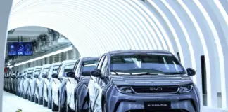 BYD lleva la guerra con Tesla a otro nivel y ofrece sistemas gratuitos de conducción inteligente