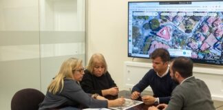 Marbella busca soluciones al tráfico y al aparcamiento en La Patera con la asociación de vecinos Fernando de los Ríos