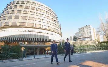 Alarma en Junts y ERC: prevén que el TC tumbe el decreto para eludir el 25% de castellano