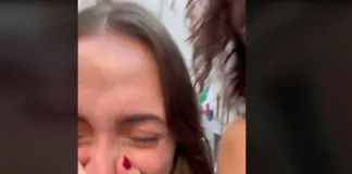 Un joven española y su madre ríen por no llorar tras ver el precio de un desayuno en Roma