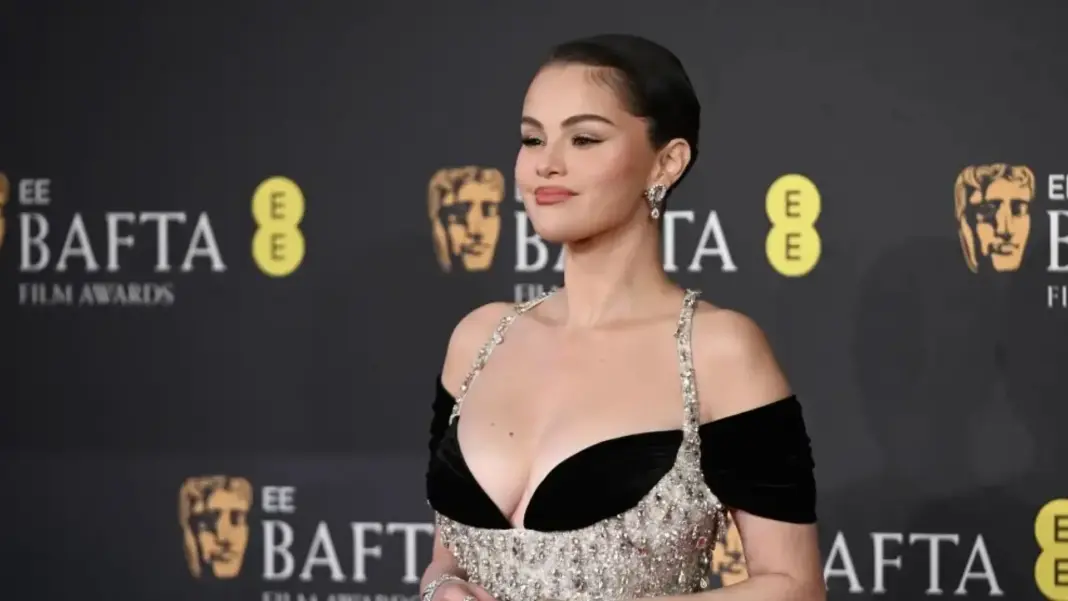 De Selena Gomez a Camila Cabello: los mejores looks de los Premios Bafta