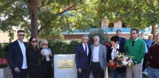 San Pedro Alcántara rinde homenaje póstumo a Juan José Calvente poniendo su nombre al anfiteatro del bulevar