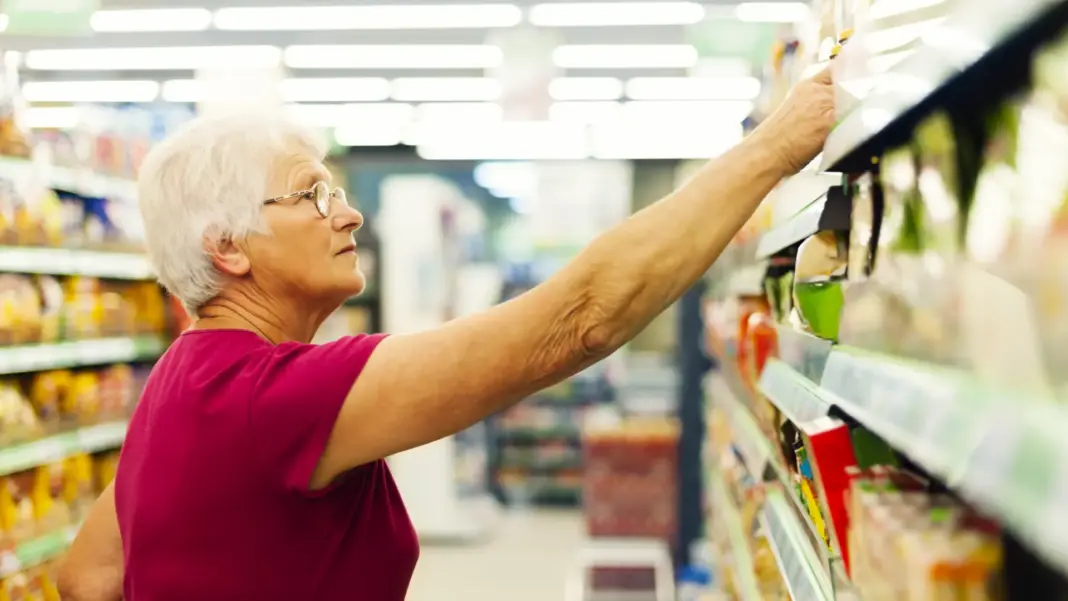El próximo reto de los grandes supermercados: el exigente consumidor senior