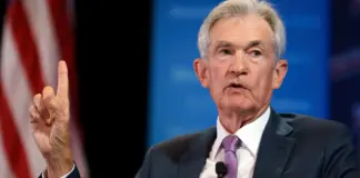 Powell desafía a Trump y mantiene la pausa en las rebajas de tipos en plena ofensiva de aranceles