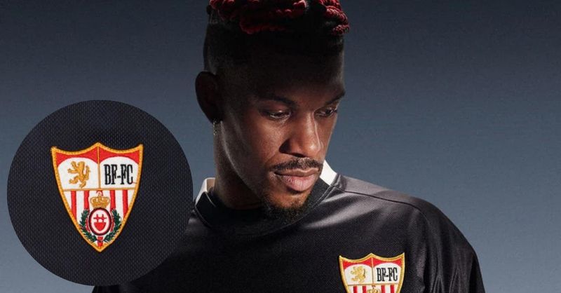 La estrella de la NBA que 'vende' una camiseta inspirada en el Sevilla