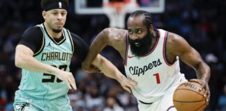 James Harden supera las 8.000 asistencias y Booker y Durant dominan a los Warriors