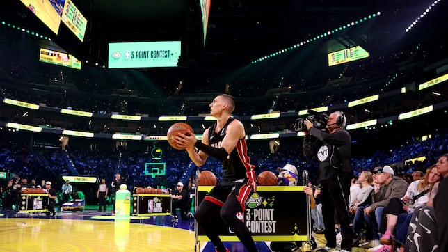 Tyler Herro da la sorpresa y gana el Concurso de Triples de la NBA