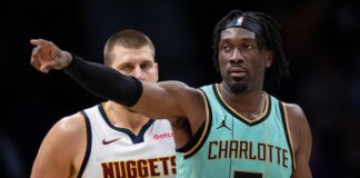 Los Lakers se llevan a Mark Williams