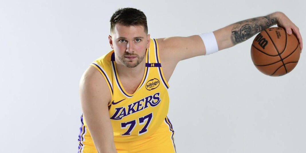 Luka Doncic ya viste el amarillo y purpura de los Lakers