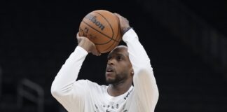 Khris Middleton podría acabar en Washington por Kyle Kuzma